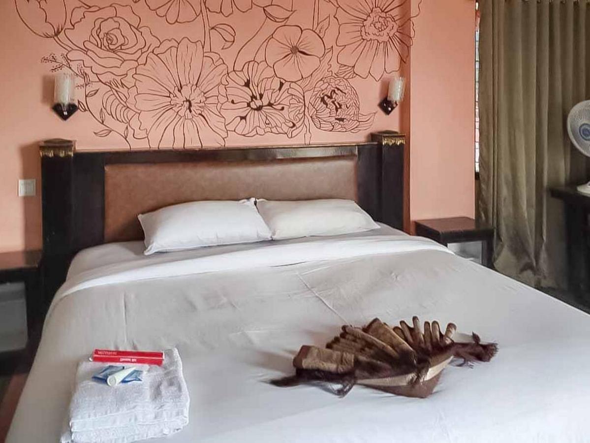 Hotel Ananda Syariah Redpartner Bukittinggi Exterior foto
