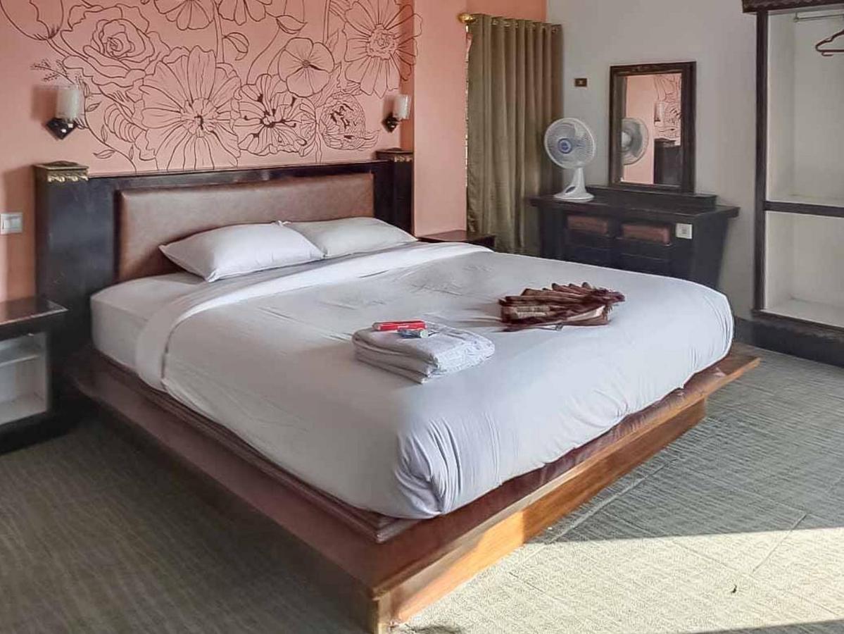 Hotel Ananda Syariah Redpartner Bukittinggi Exterior foto